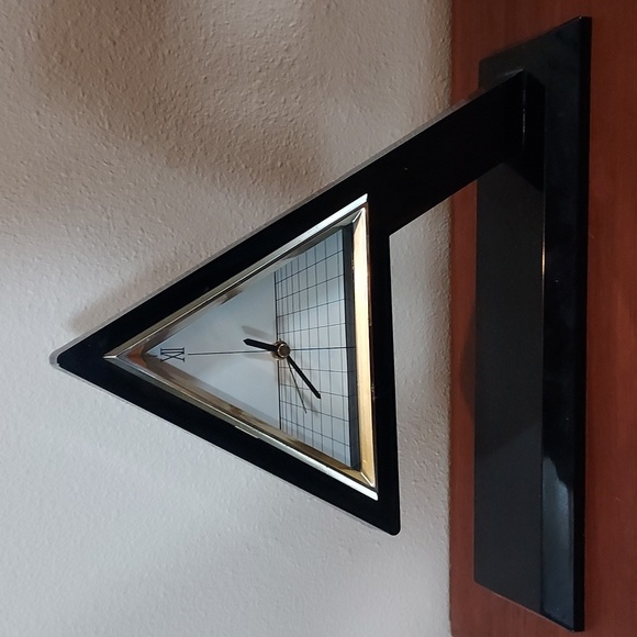 Vintage Japanese Toyo Algar FloatTriangle Clock